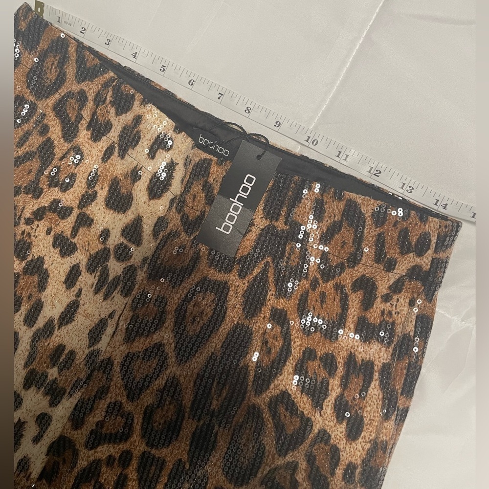 NWT Boohoo Leopard Print Flare trousers - Picture 5 of 6